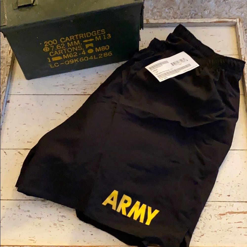 Army PT shorts size:L